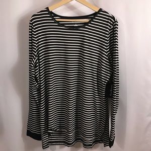 Kim Rogers long sleeve NWT Top black & white
